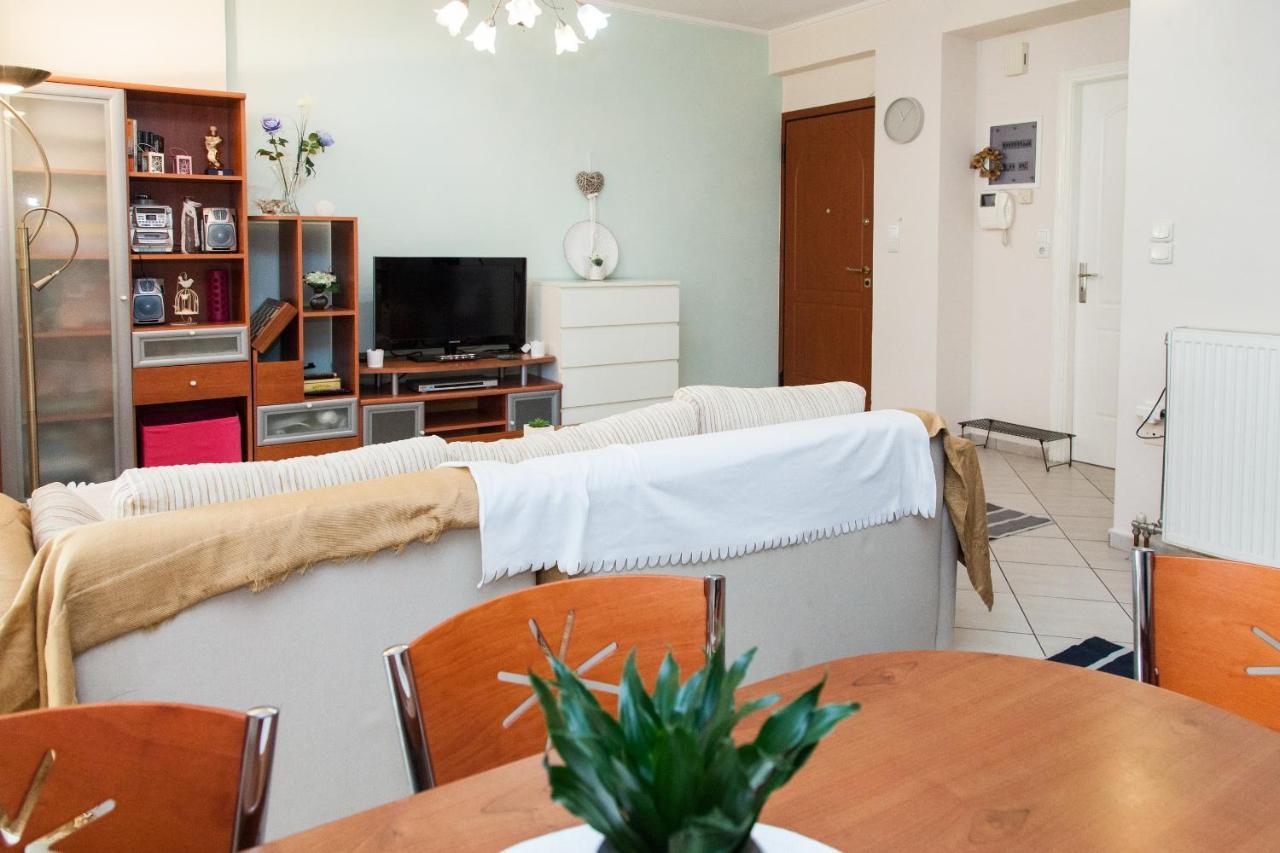 Lovely Apt In Peristeri Atenas Exterior foto