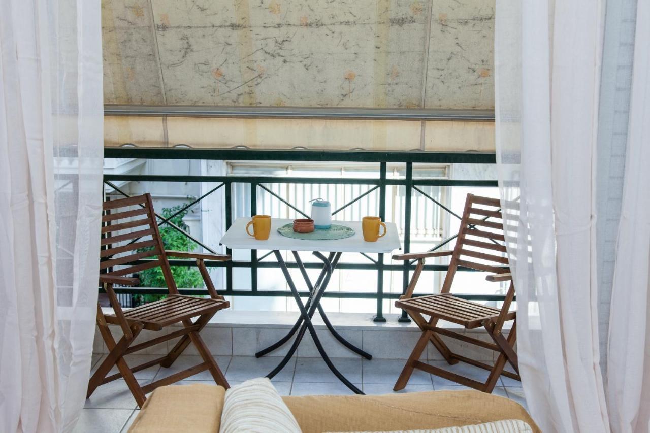 Lovely Apt In Peristeri Atenas Exterior foto