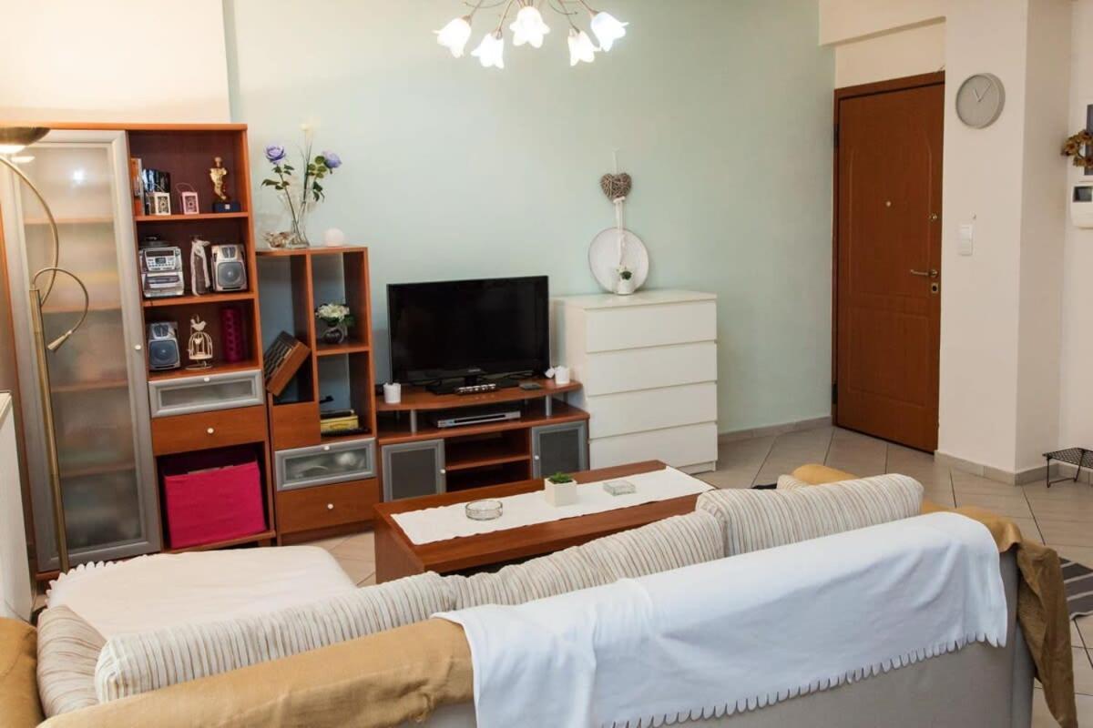 Lovely Apt In Peristeri Atenas Exterior foto